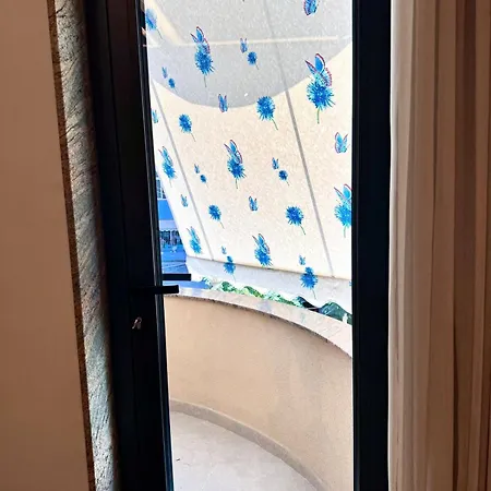 Luxury Near & Grand Park * Tirana