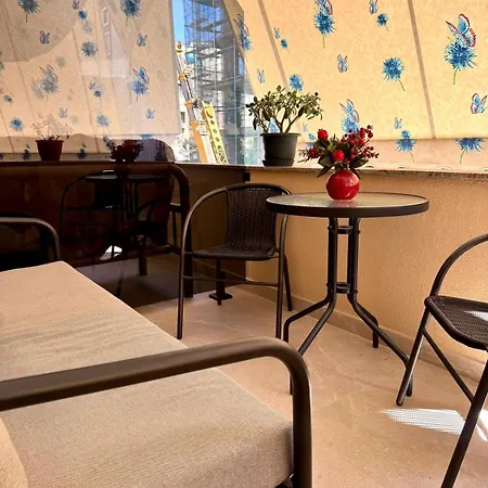 Luxury Near & Grand Park