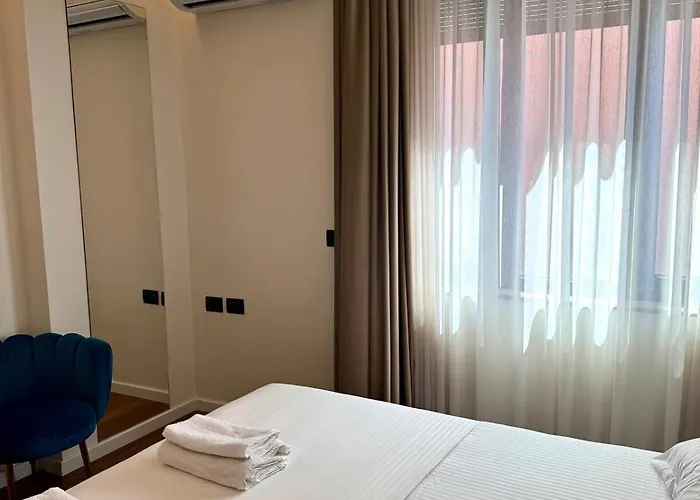 Luxury Near & Grand Park