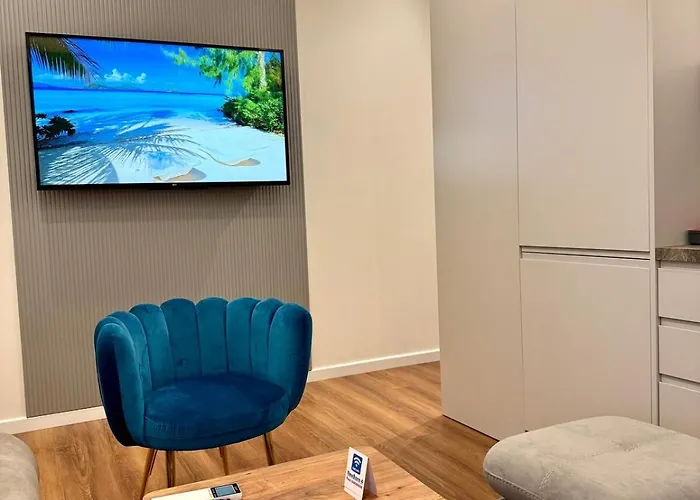 Luxury Near & Grand Park * Tirana