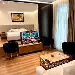 Luxury Near & Grand Park * Tirana