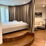 Luxury Near & Grand Park Apartment Tirana