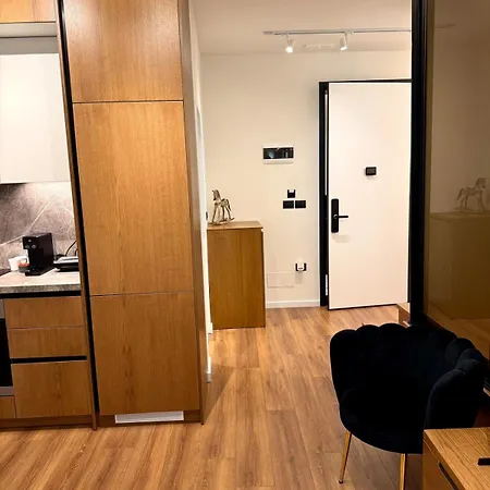 Luxury Near & Grand Park