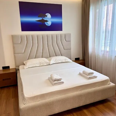 Luxury Near & Grand Park 아파트 티라나