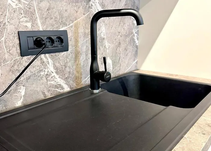 Luxury Near & Grand Park