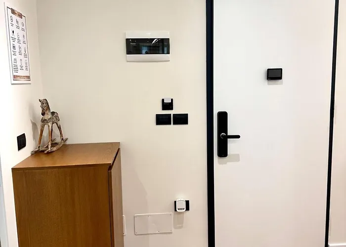 Luxury Near & Grand Park