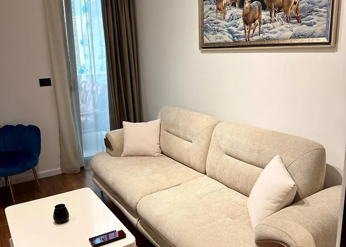 Lägenhet Luxury Near & Grand Park Tirana