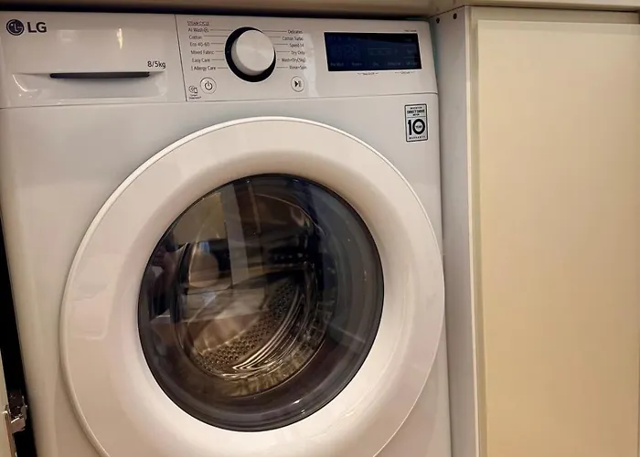 Luxury Near & Grand Park * 地拉那